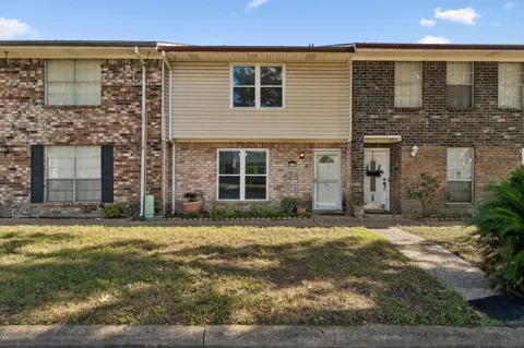 1831 Sherwood Forest Street #28