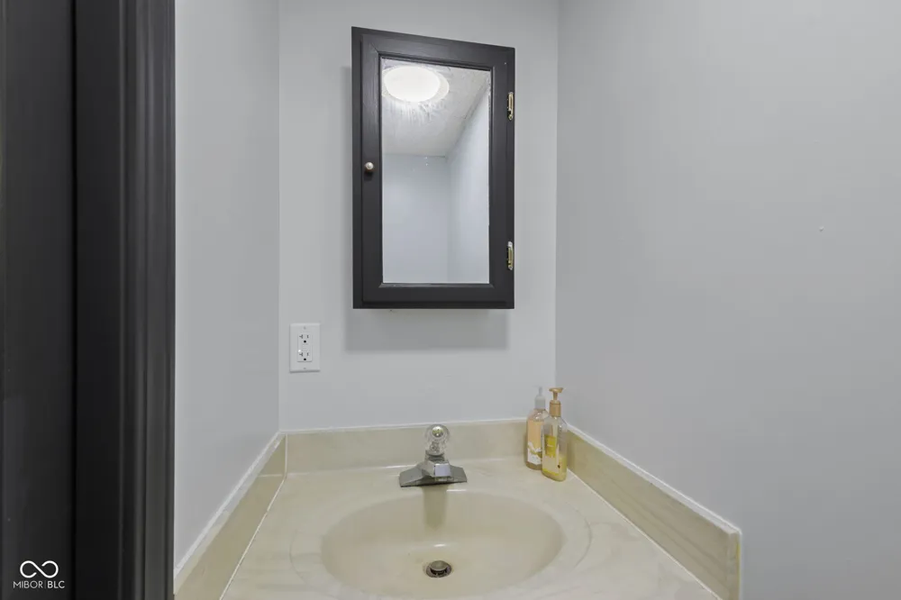 7094 Marstella Drive Brownsburg, IN 46112