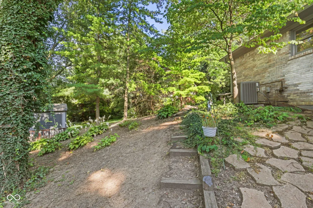 7094 Marstella Drive Brownsburg, IN 46112