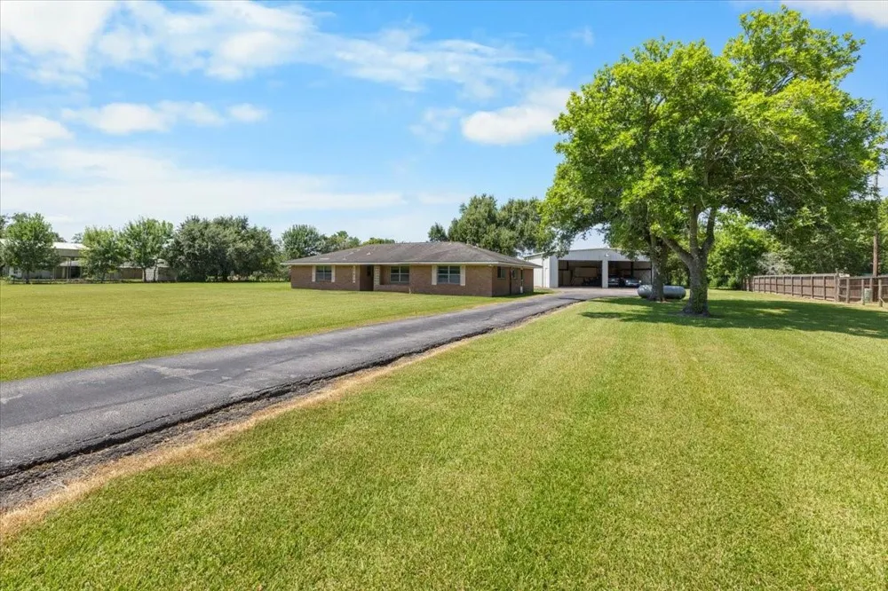 17310 Wellborne Road Pearland, TX 77584