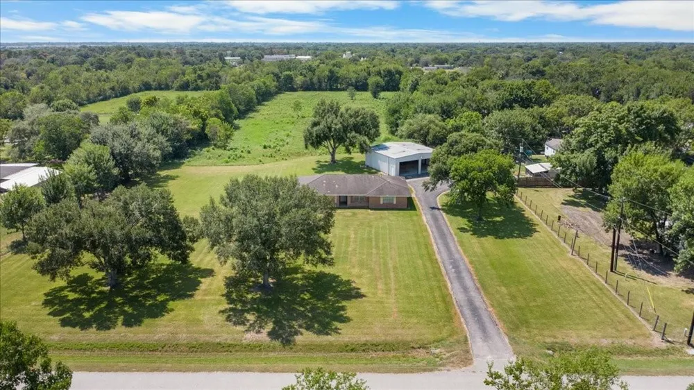 17310 Wellborne Road Pearland, TX 77584