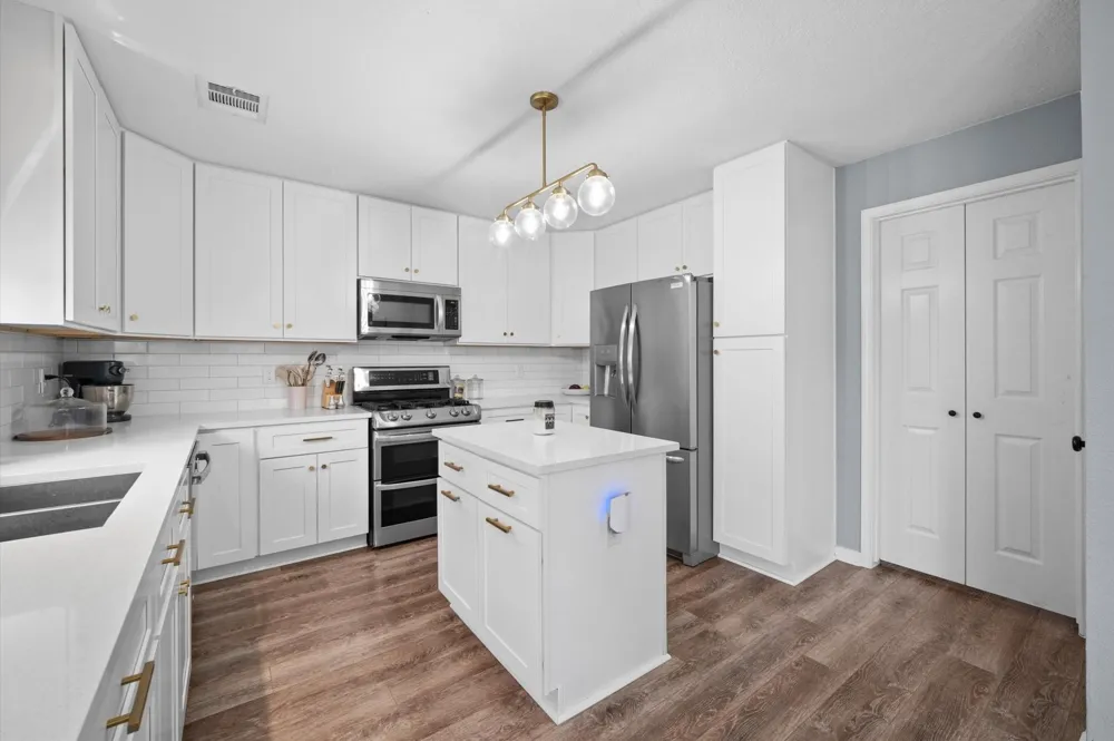 11906 Helene Court Pinehurst, TX 77362