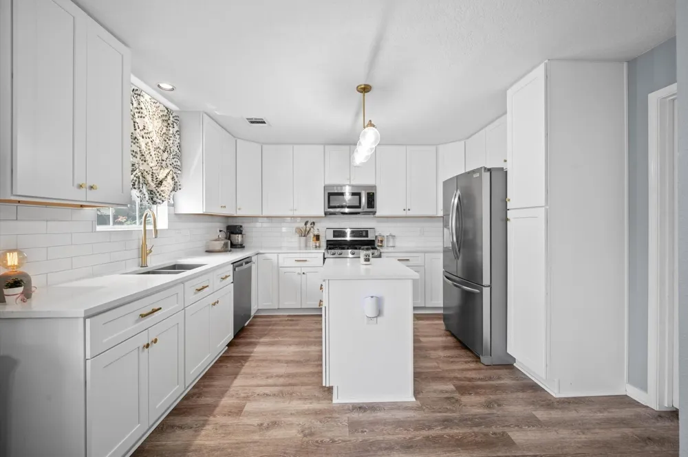 11906 Helene Court Pinehurst, TX 77362
