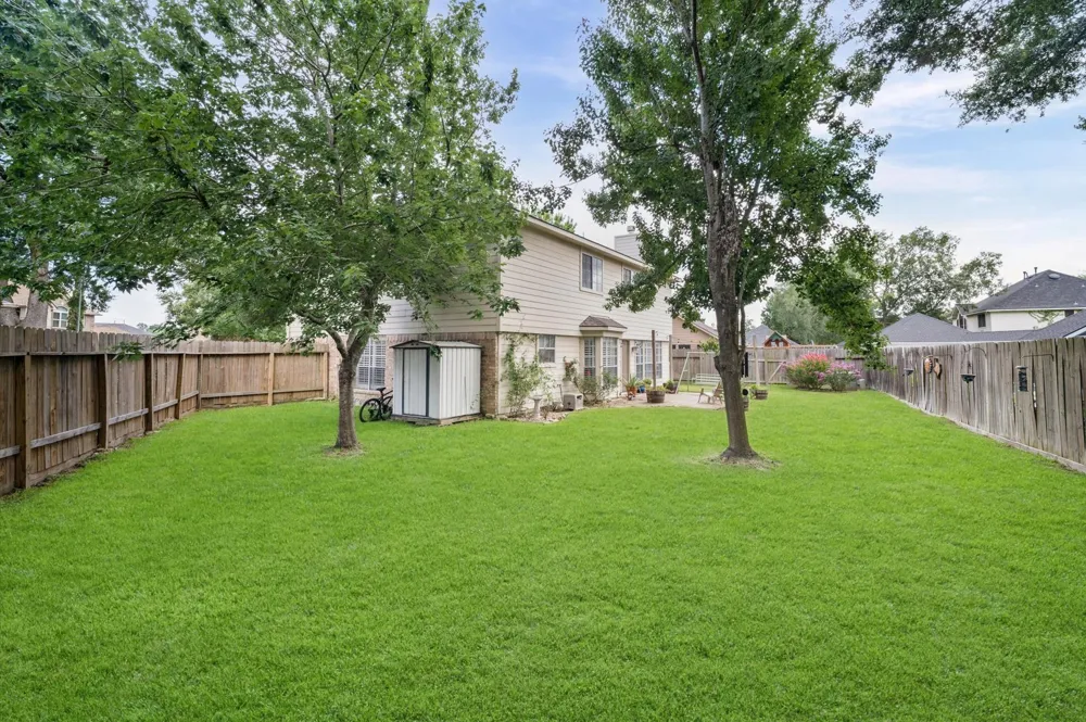 11906 Helene Court Pinehurst, TX 77362