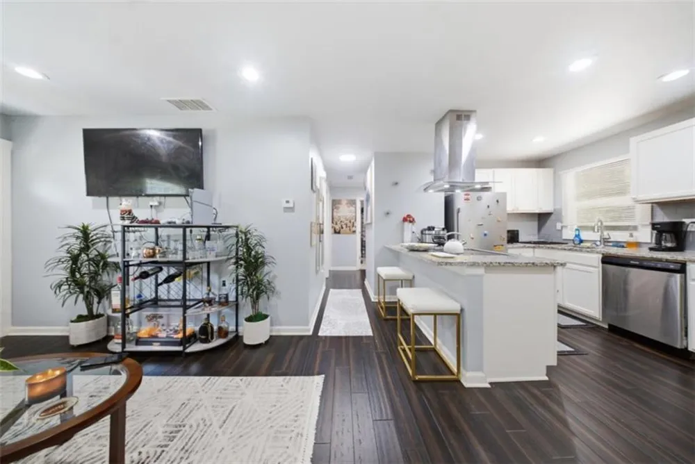 371 Santa Lucia Terrace Atlanta, GA 30318