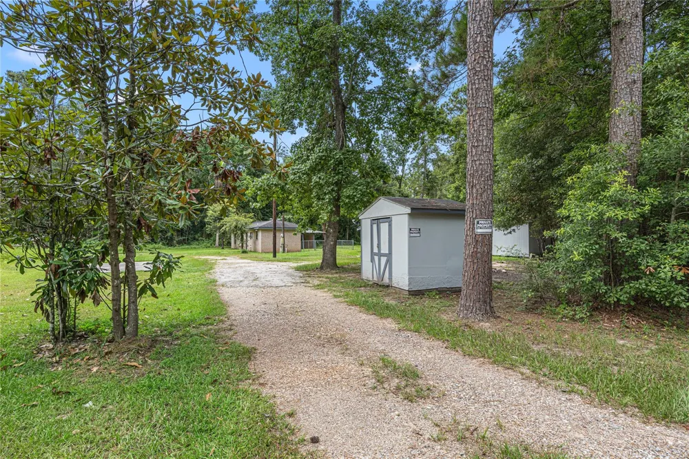 394 County Road 3378 Cleveland, TX 77327
