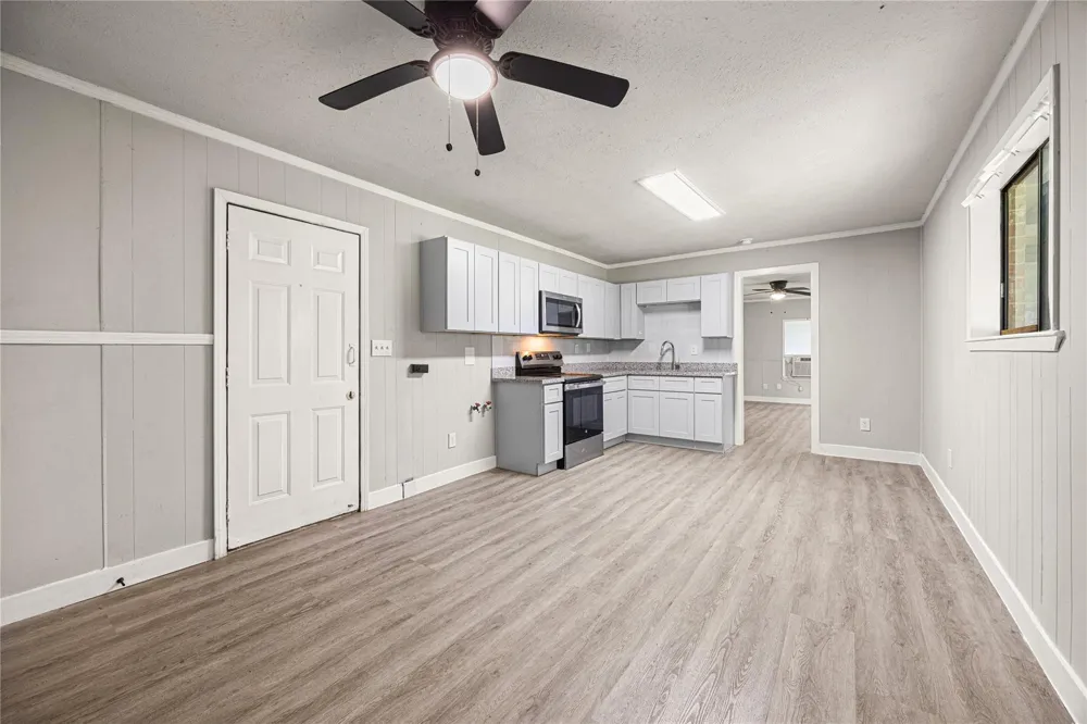 394 County Road 3378 Cleveland, TX 77327