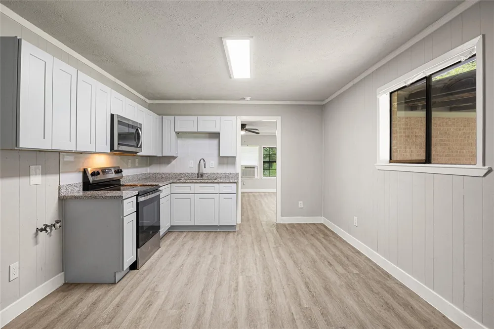 394 County Road 3378 Cleveland, TX 77327