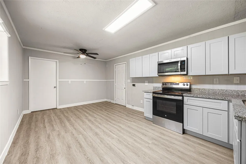394 County Road 3378 Cleveland, TX 77327