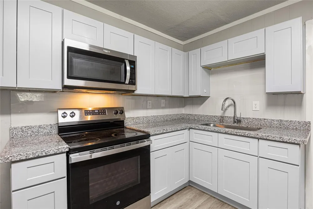 394 County Road 3378 Cleveland, TX 77327