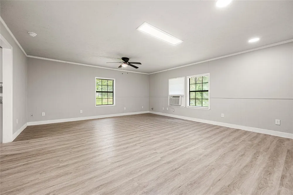394 County Road 3378 Cleveland, TX 77327