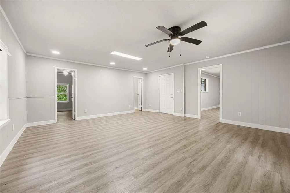 394 County Road 3378 Cleveland, TX 77327