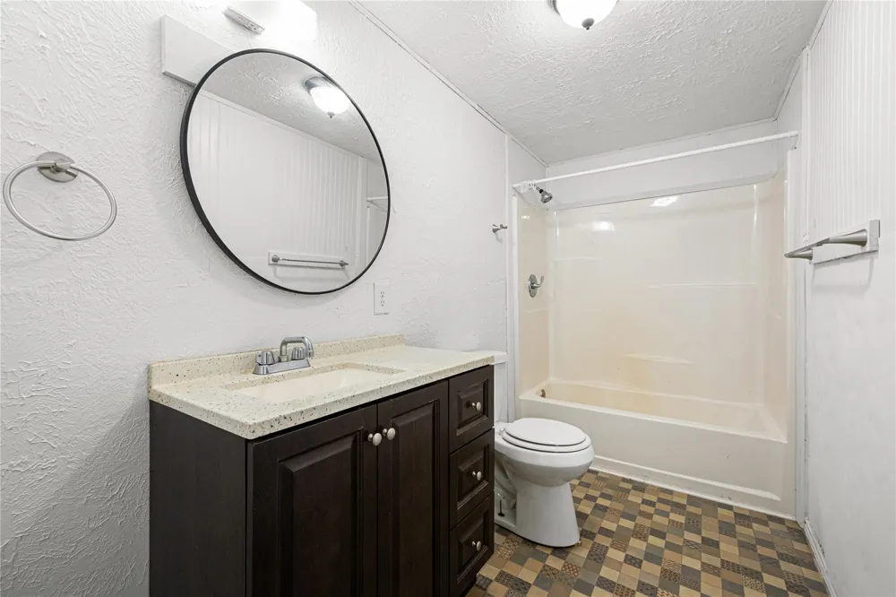 394 County Road 3378 Cleveland, TX 77327