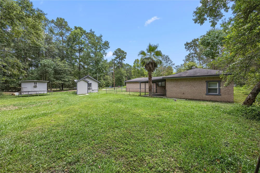 394 County Road 3378 Cleveland, TX 77327