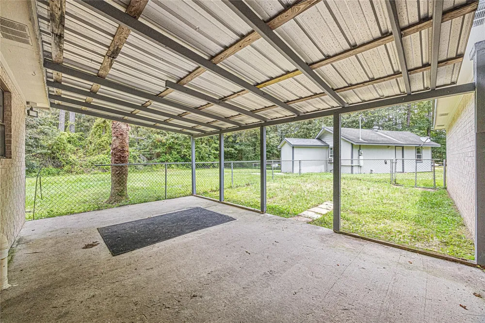 394 County Road 3378 Cleveland, TX 77327