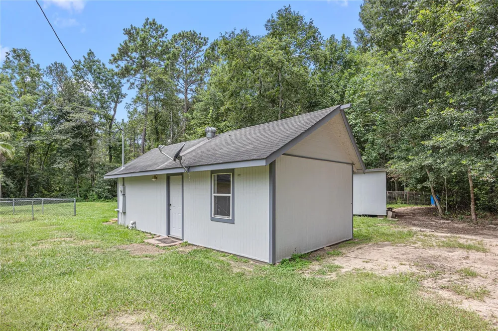 394 County Road 3378 Cleveland, TX 77327