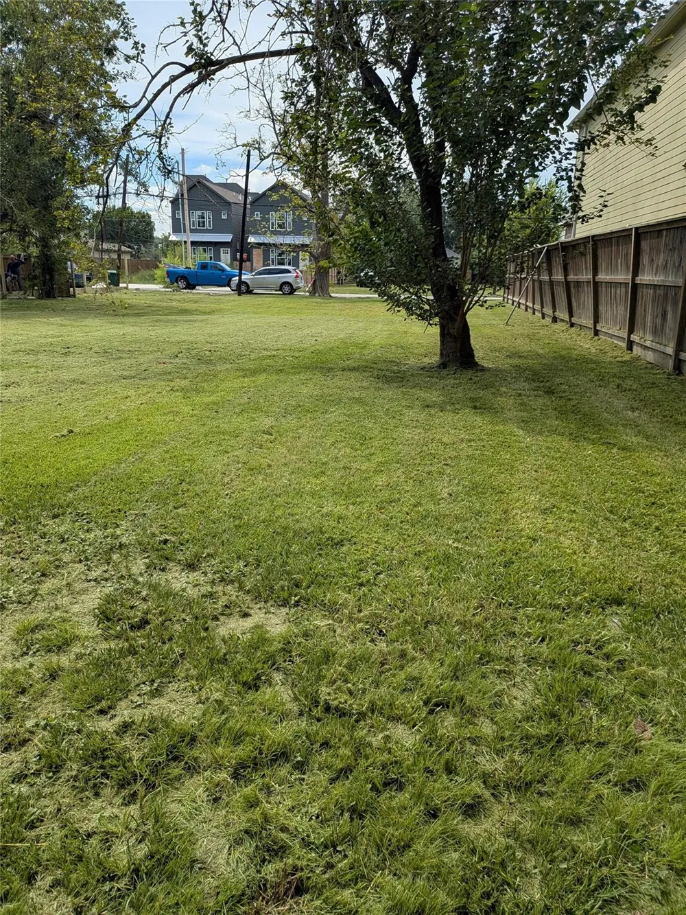 227 E 38th Street Houston, TX 77018