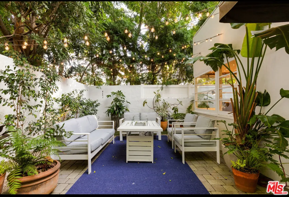 8467 Willoughby Avenue Los Angeles, CA 90069