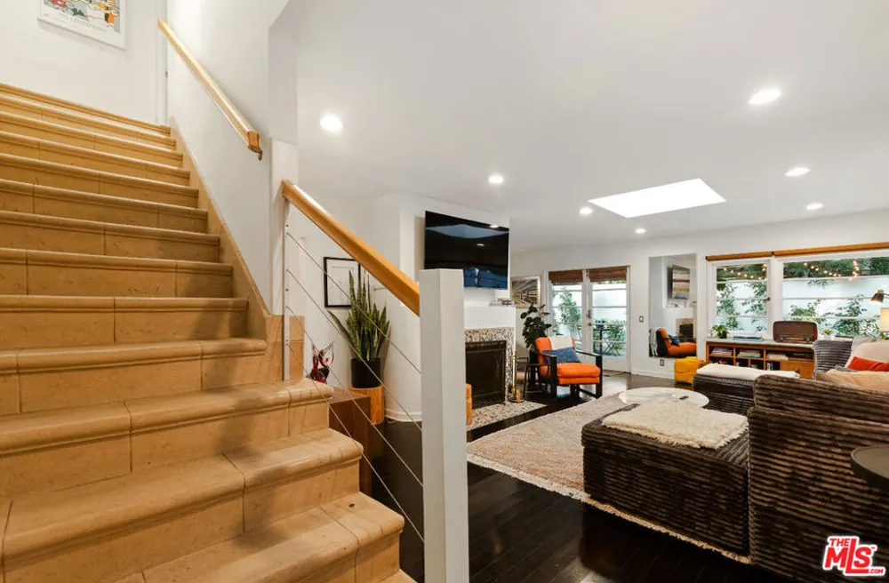 8467 Willoughby Avenue Los Angeles, CA 90069