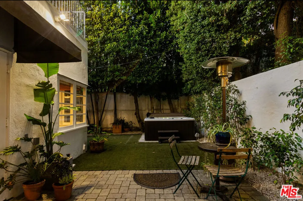 8467 Willoughby Avenue Los Angeles, CA 90069