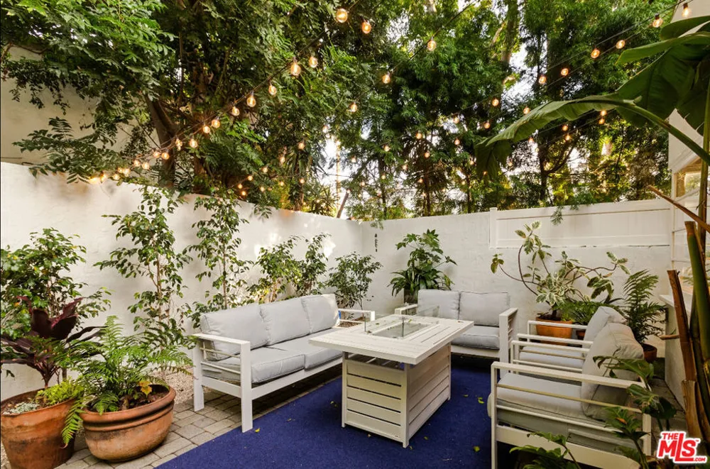 8467 Willoughby Avenue Los Angeles, CA 90069