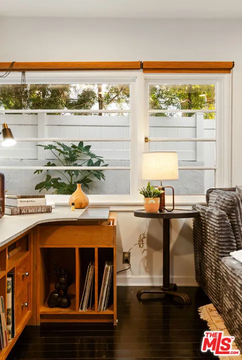 8467 Willoughby Avenue Los Angeles, CA 90069