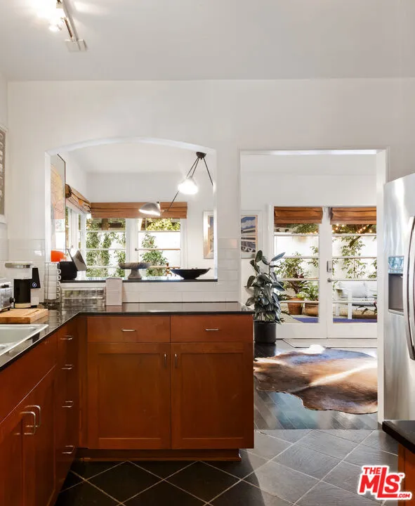 8467 Willoughby Avenue Los Angeles, CA 90069