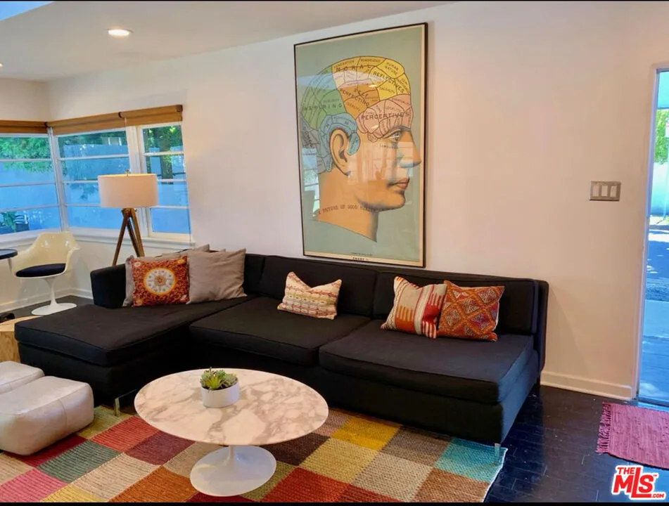 8467 Willoughby Avenue Los Angeles, CA 90069