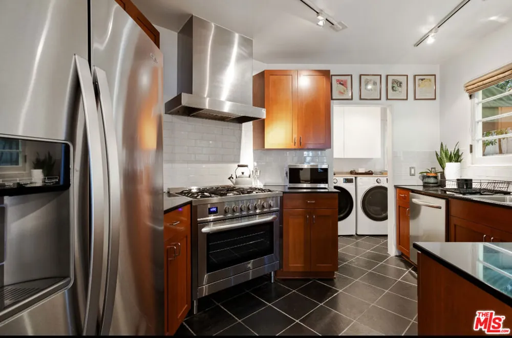 8467 Willoughby Avenue Los Angeles, CA 90069