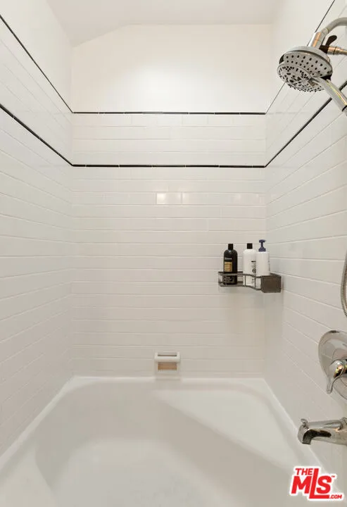 8467 Willoughby Avenue Los Angeles, CA 90069