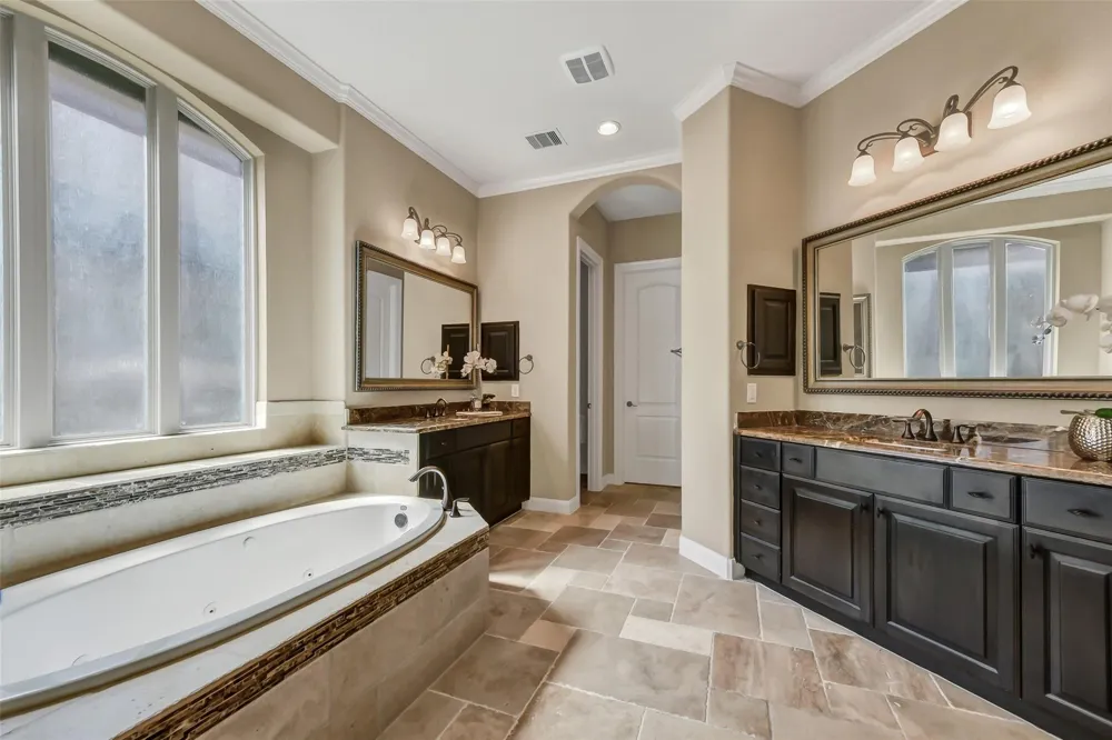 2204 Texoma Bend Lane Friendswood, TX 77546