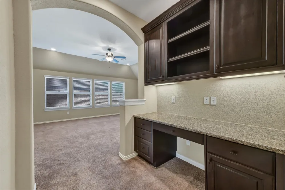 2204 Texoma Bend Lane Friendswood, TX 77546