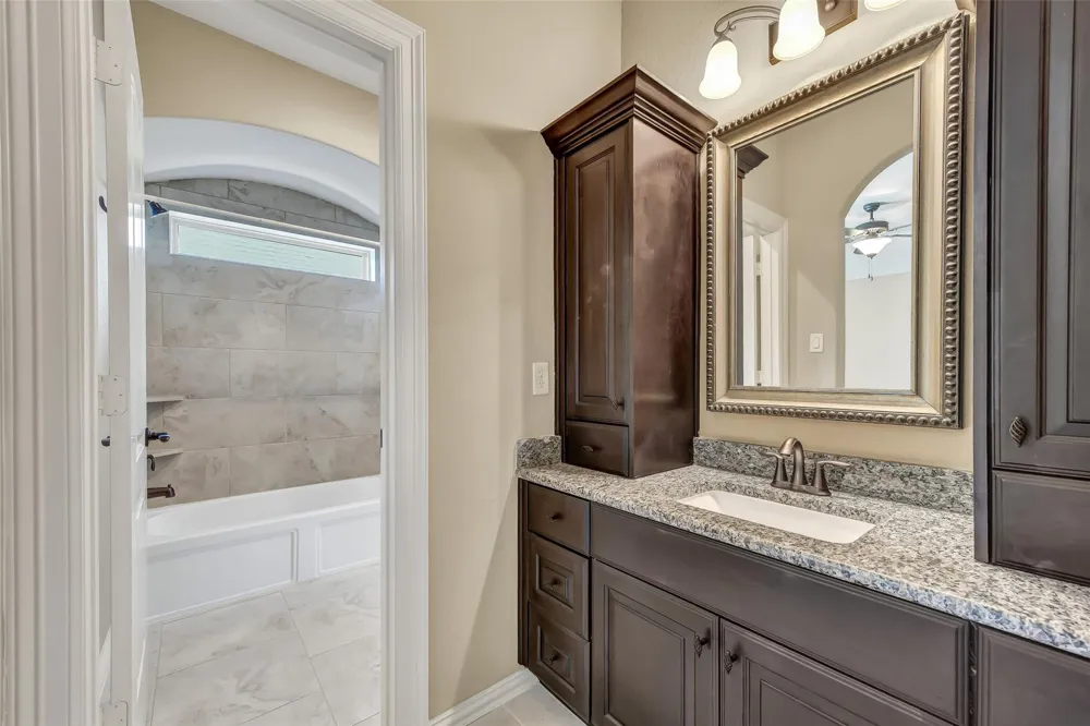 2204 Texoma Bend Lane Friendswood, TX 77546
