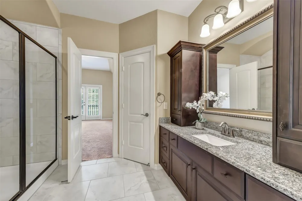 2204 Texoma Bend Lane Friendswood, TX 77546