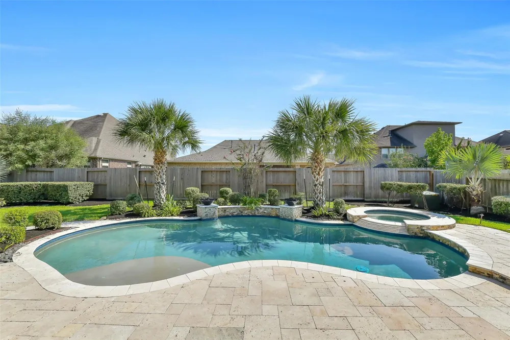 2204 Texoma Bend Lane Friendswood, TX 77546
