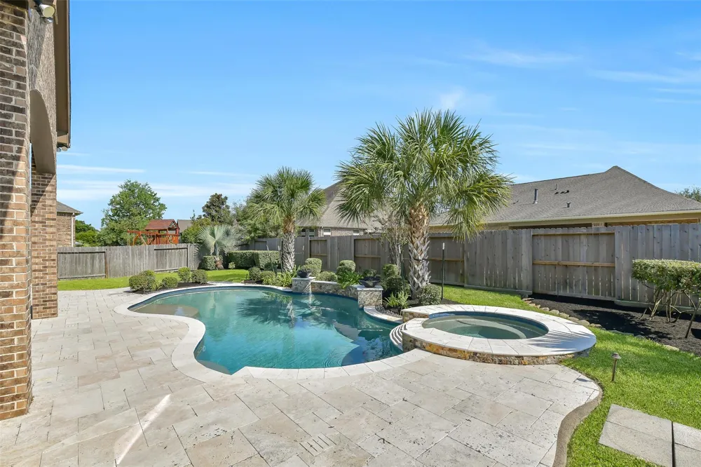 2204 Texoma Bend Lane Friendswood, TX 77546