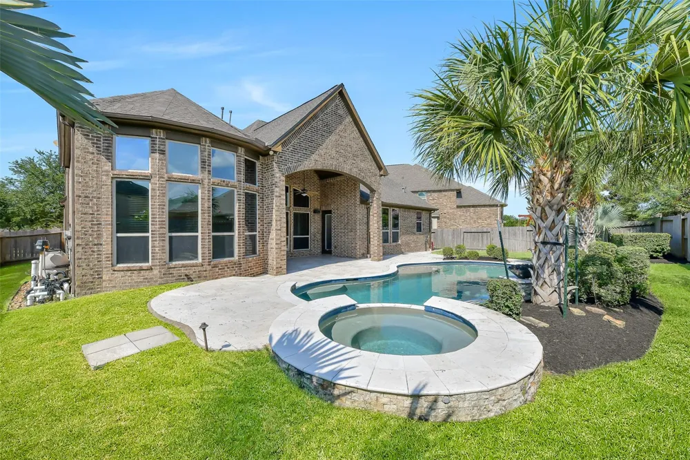 2204 Texoma Bend Lane Friendswood, TX 77546