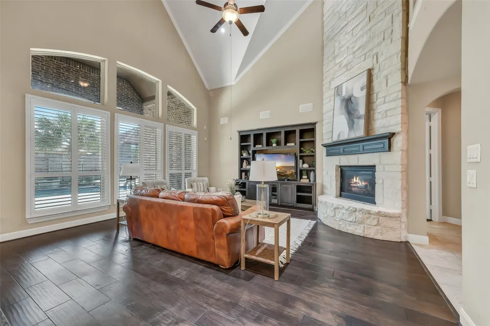 2204 Texoma Bend Lane Friendswood, TX 77546