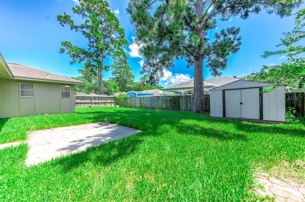 6526 Lynngate Drive Spring, TX 77373