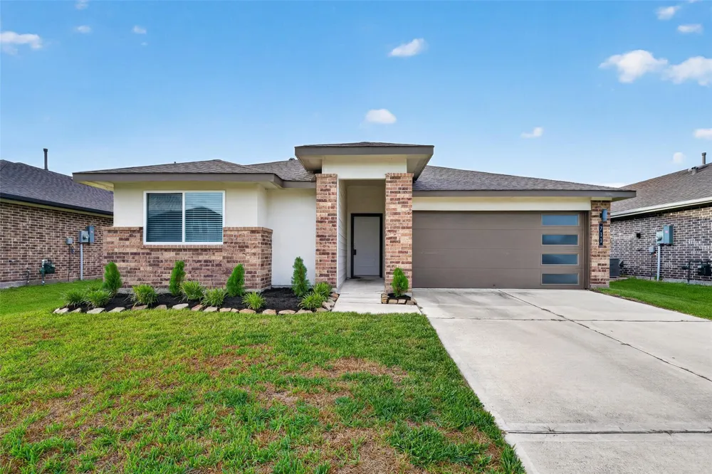 711 Boer Plains Drive Rosharon, TX 77583