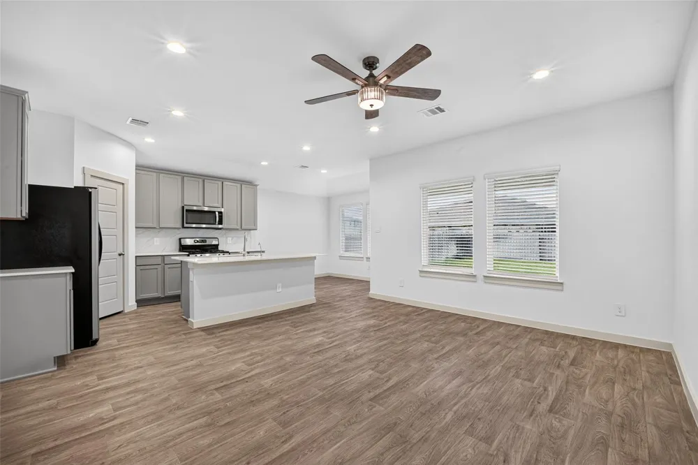 711 Boer Plains Drive Rosharon, TX 77583