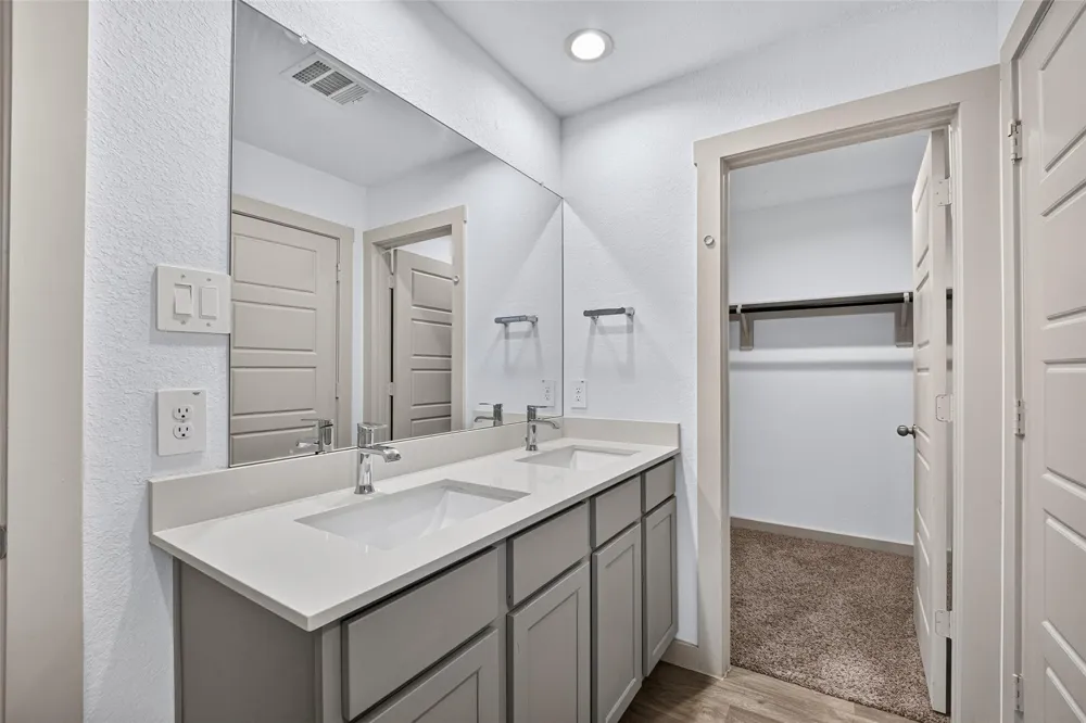 711 Boer Plains Drive Rosharon, TX 77583