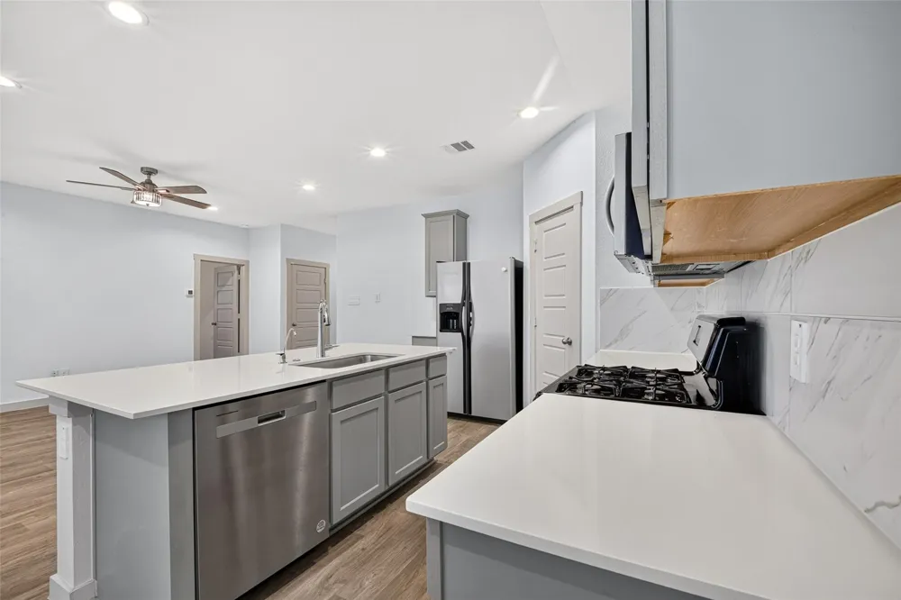 711 Boer Plains Drive Rosharon, TX 77583