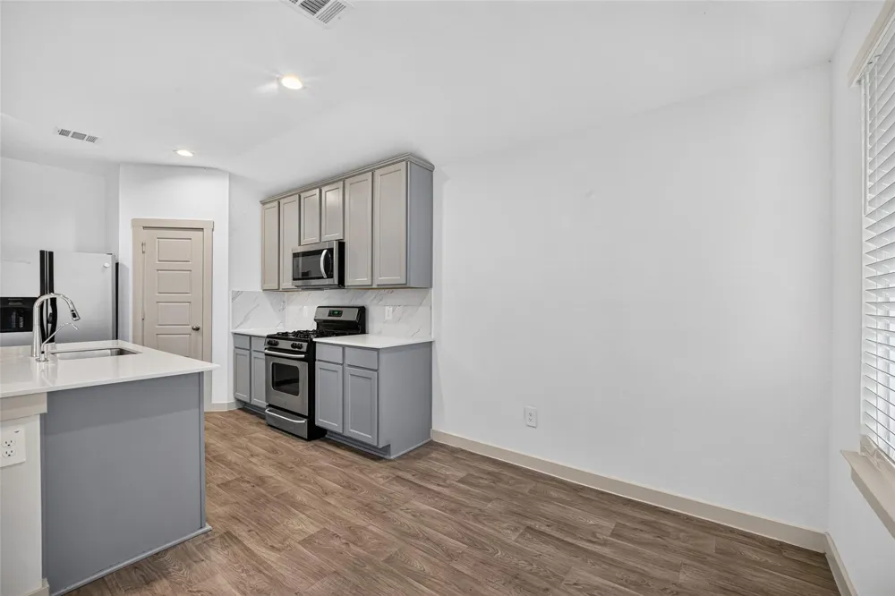 711 Boer Plains Drive Rosharon, TX 77583