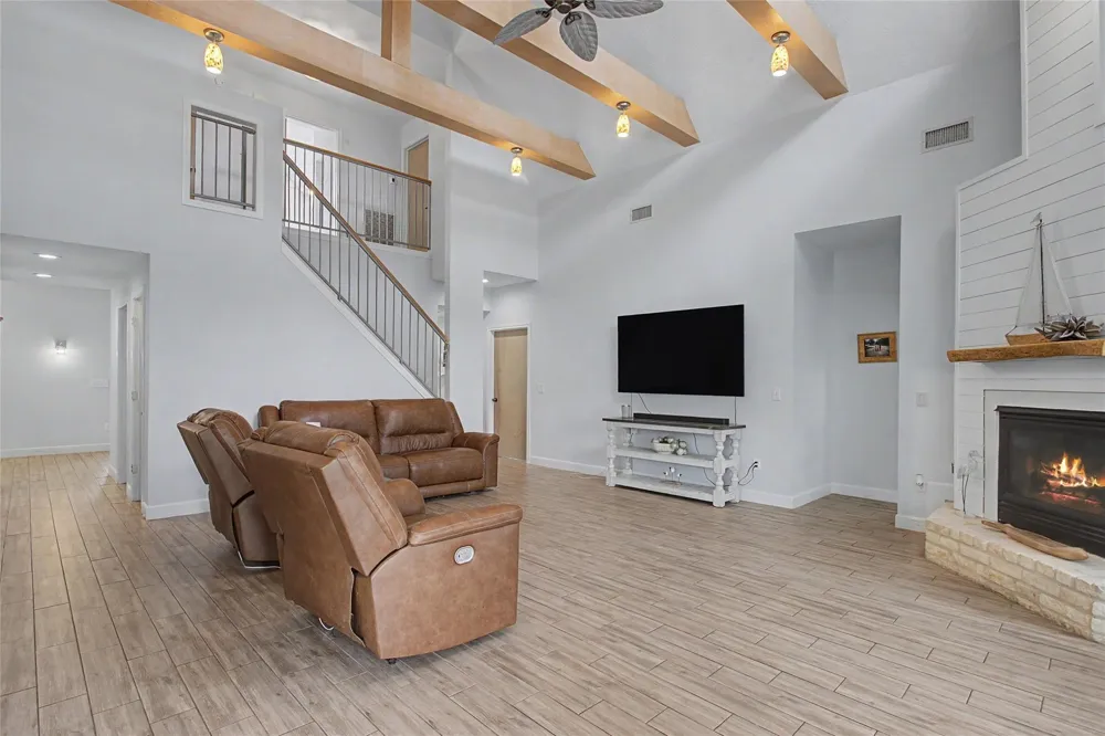 3924 Amanda Court Dickinson, TX 77539