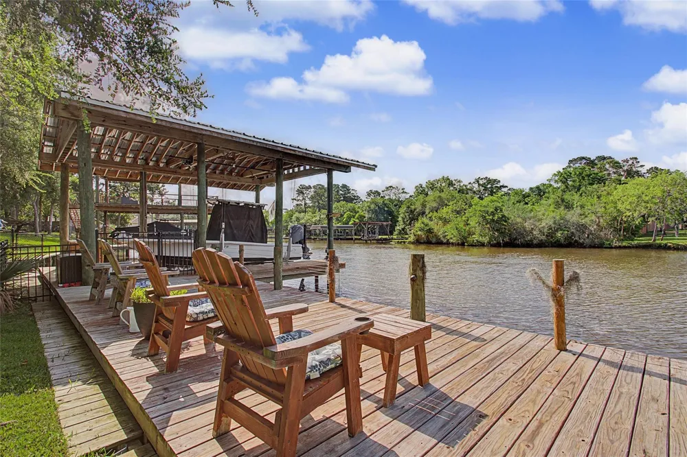 3924 Amanda Court Dickinson, TX 77539