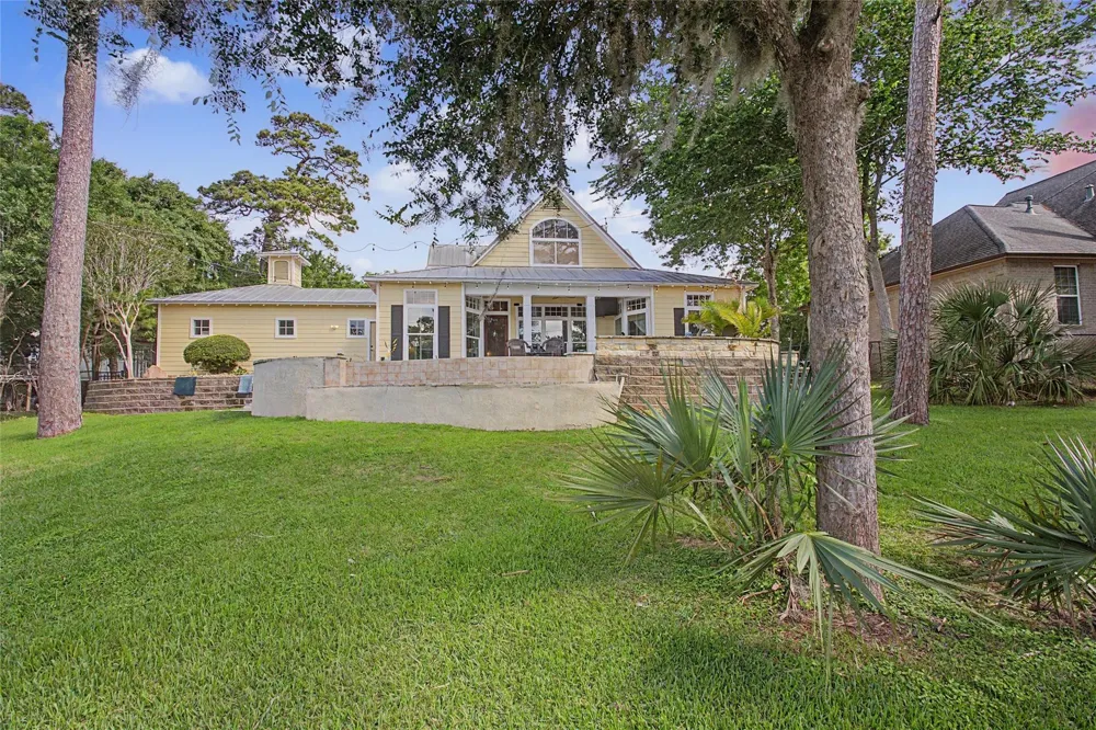 3924 Amanda Court Dickinson, TX 77539