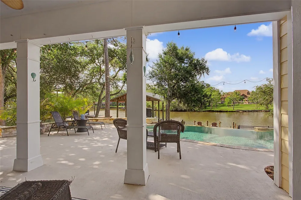 3924 Amanda Court Dickinson, TX 77539