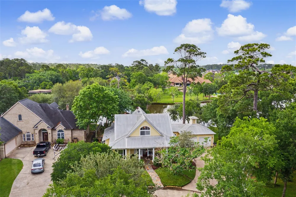 3924 Amanda Court Dickinson, TX 77539
