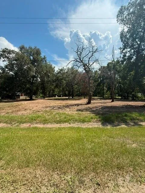 179 County Road 438 Dayton, TX 77535